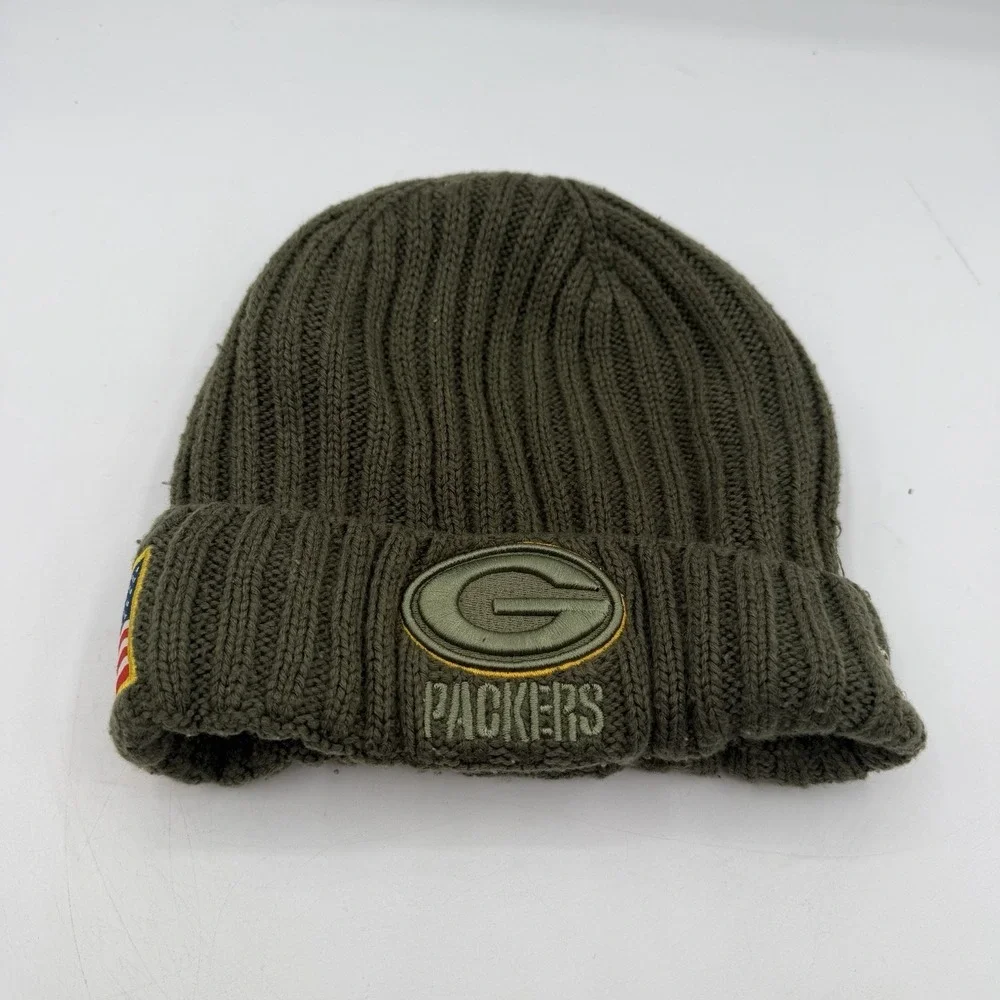 New Era Green Bay Packers NFL Salute To Service Outlined Sport Knit‎ Beanie